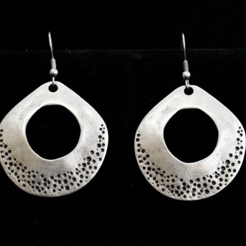 Boho Silver Plated Hammered Open Circle Dangle Earrings NWT